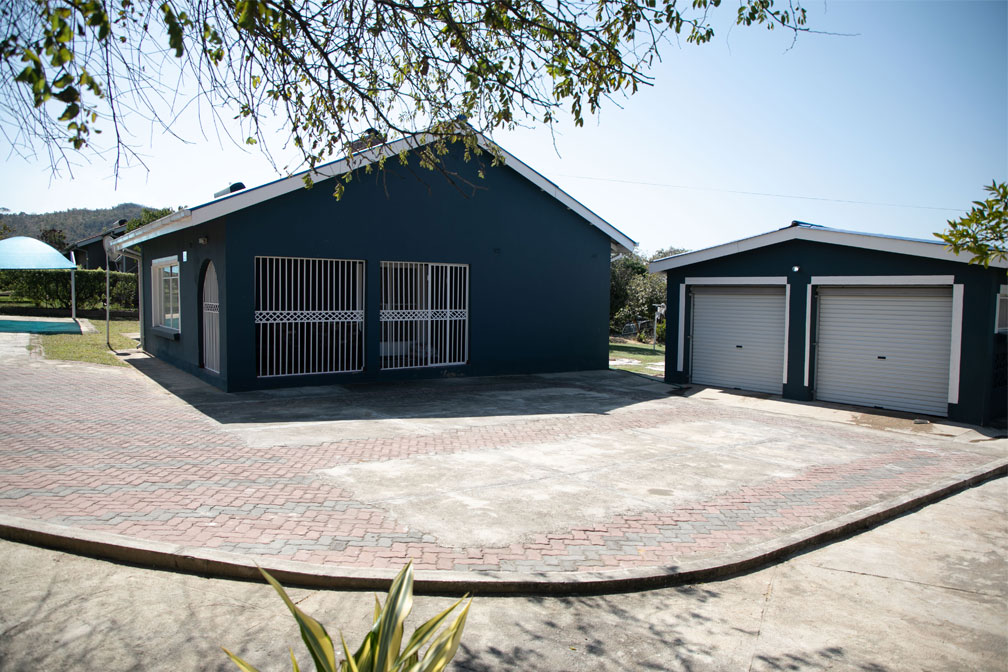 Front of a garage at a house